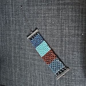 Plastic Beaded Bracelet ⬜